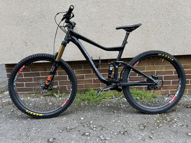 Giant Trance Advanced Raw Carbon Fox Factory