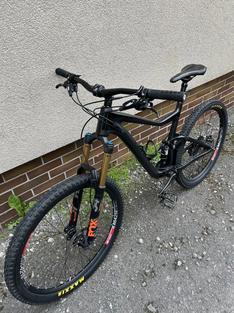Giant Trance Advanced Raw Carbon Fox Factory
