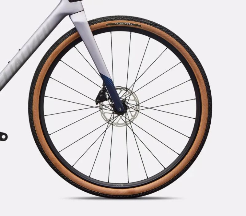 nove DT Swiss G500 (vnitrni sirka 26mm) gravel zapletena kola, naboje s XDR orechem