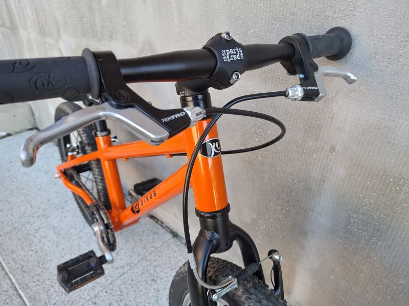 Kubikes 16 +vodící tyč. Velmi lehké, jako nové! 