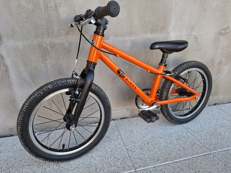 Kubikes 16 +vodící tyč. Velmi lehké, jako nové! 