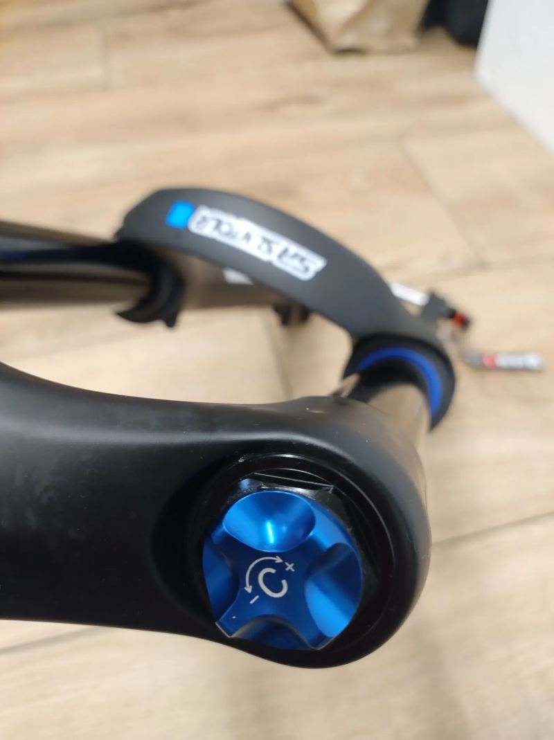 Nová SR Suntour Aion 35 130mm Boost