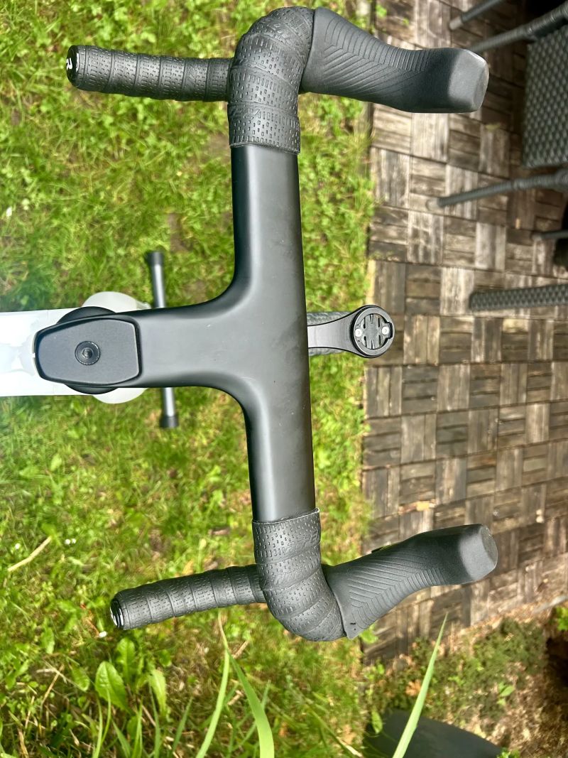 Sintesi Gravel FLU GR rival axs