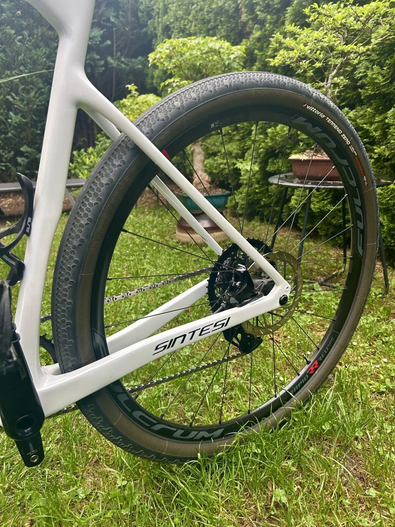 Sintesi Gravel FLU GR rival axs