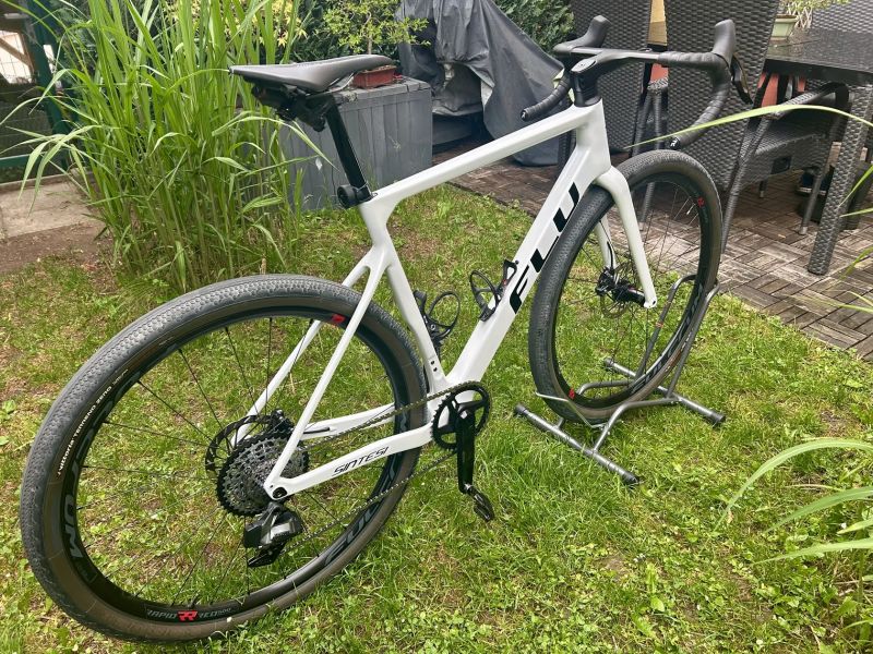 Sintesi Gravel FLU GR rival axs