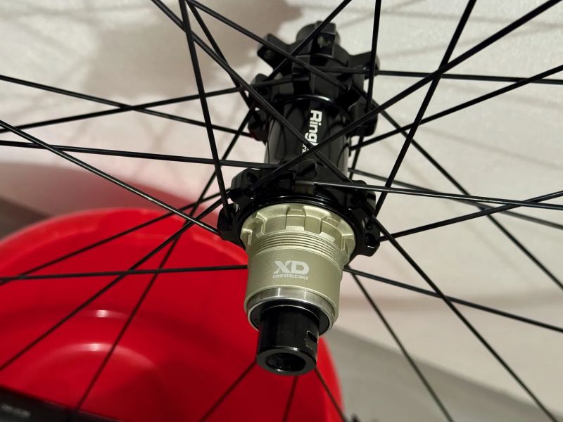 SunRinglé SR329 TRAIL Expert 29" Sram xD a Shimano MicroSpline