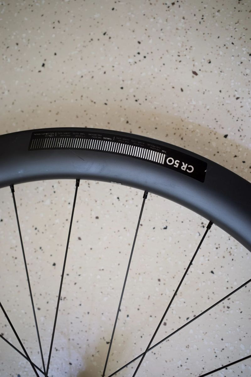 BMC CR 50 – karbonová silniční/tréninková kola, Centerlock, Shimano HG