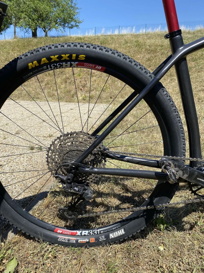 Rychlé kolo, Karbon rám, RockShox Reba, ~10 kg