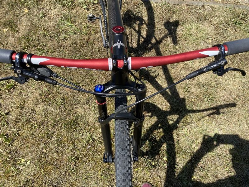 Rychlé kolo, Karbon rám, RockShox Reba, ~10 kg