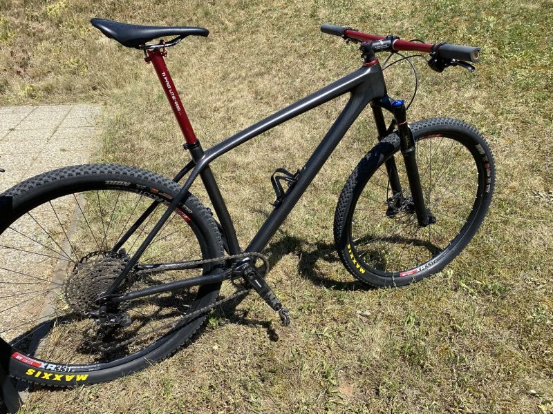 Rychlé kolo, Karbon rám, RockShox Reba, ~10 kg