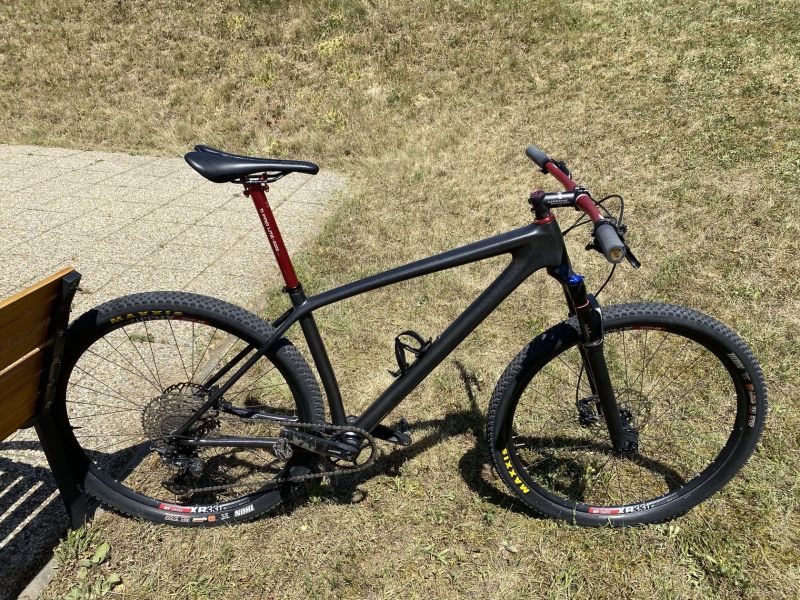 Rychlé kolo, Karbon rám, RockShox Reba, ~10 kg