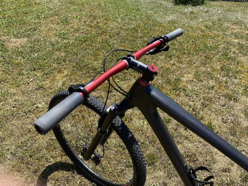Rychlé kolo, Karbon rám, RockShox Reba, ~10 kg