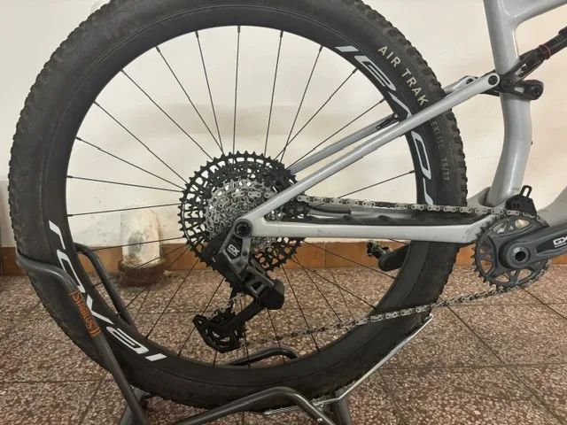 Specialized Epic 8 Expert