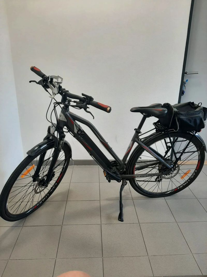 Prodám dámské elektrokolo