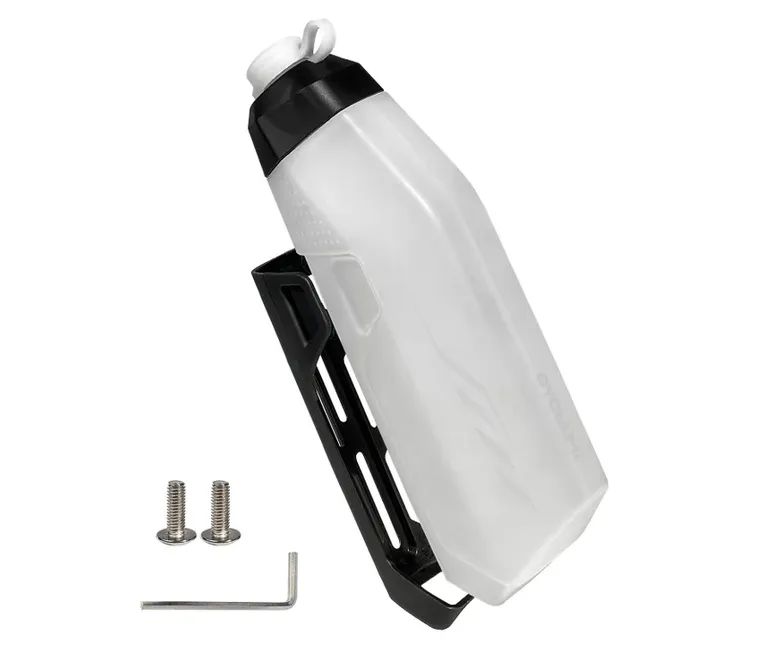 Aerodynamicky tvarovaná cyklistická láhev CYCLAMI s objemem 650 ml a vlastním kompatibilním košíkem