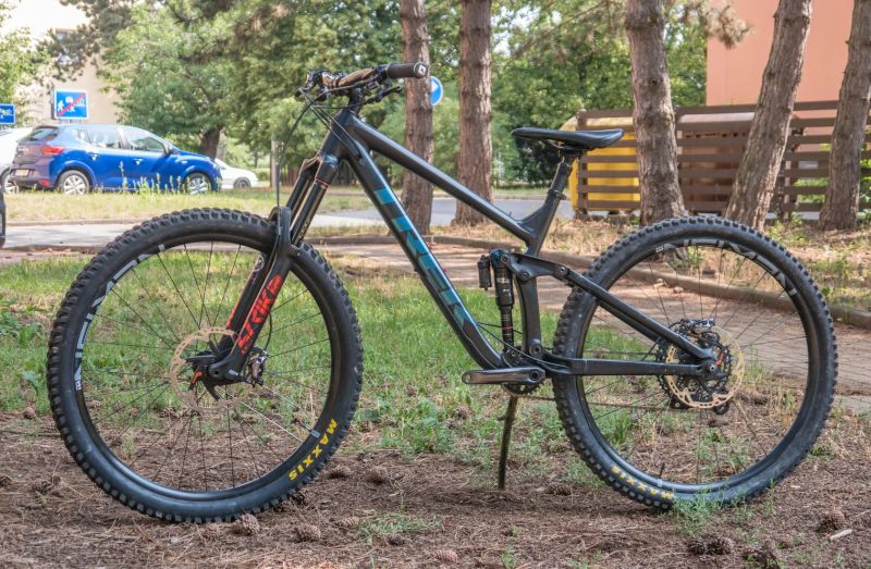 TREK SLASH 8 