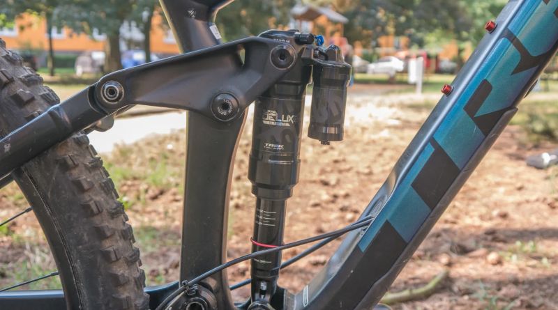 TREK SLASH 8 