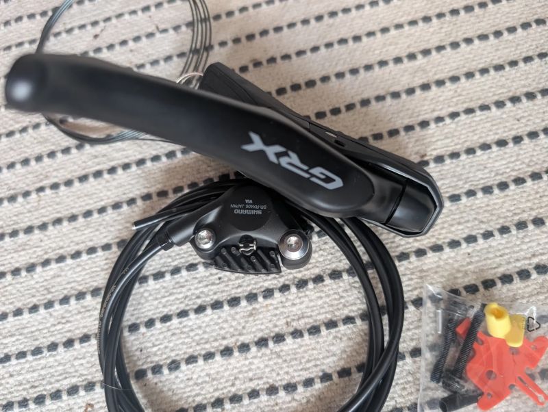 Shimano GRX ST-RX610 / BR-RX400 Pravá 1x12