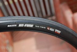 NOVÉ PLÁŠTĚ PRO ROAD/GRAVEL MAXXIS RE-FUSE 700x32 