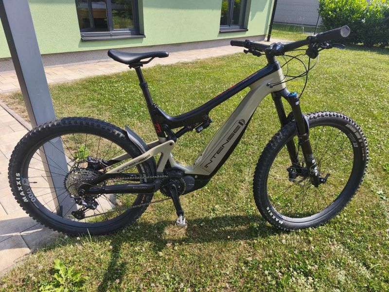 Intense Tazer Carbon Pro, vel. L