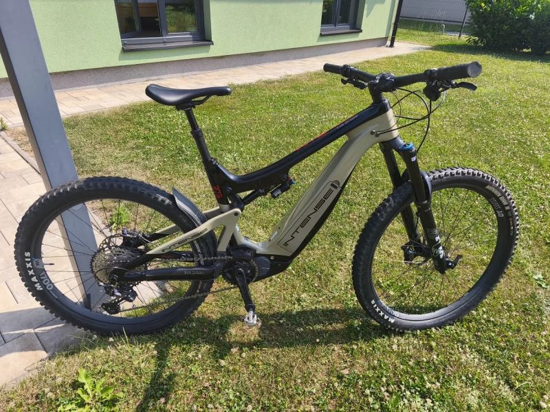 Intense Tazer Carbon Pro, vel. L