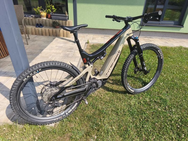 Intense Tazer Carbon Pro, vel. L