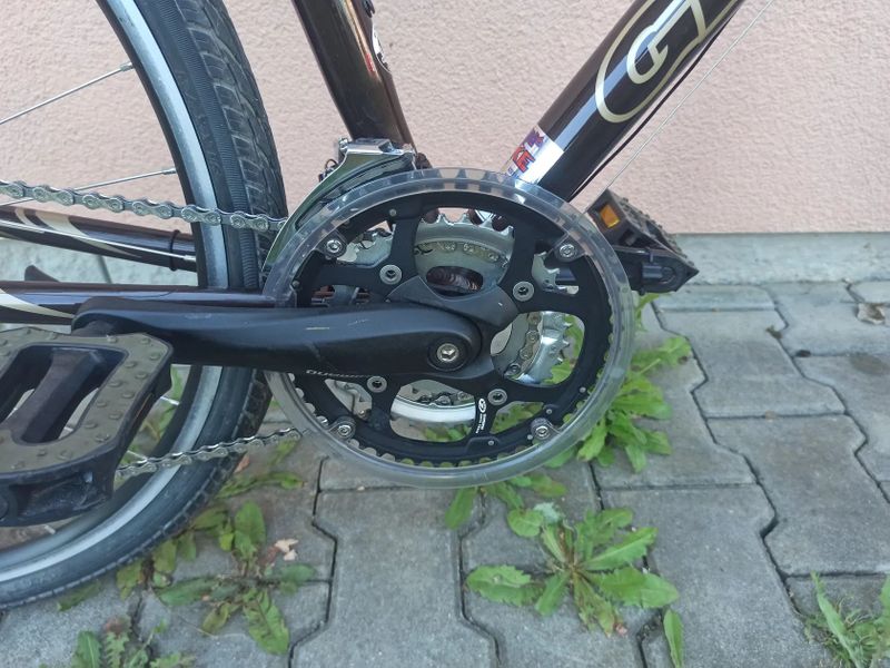 Krosové / trekingové kolo GIANT Farrago 28" Deore