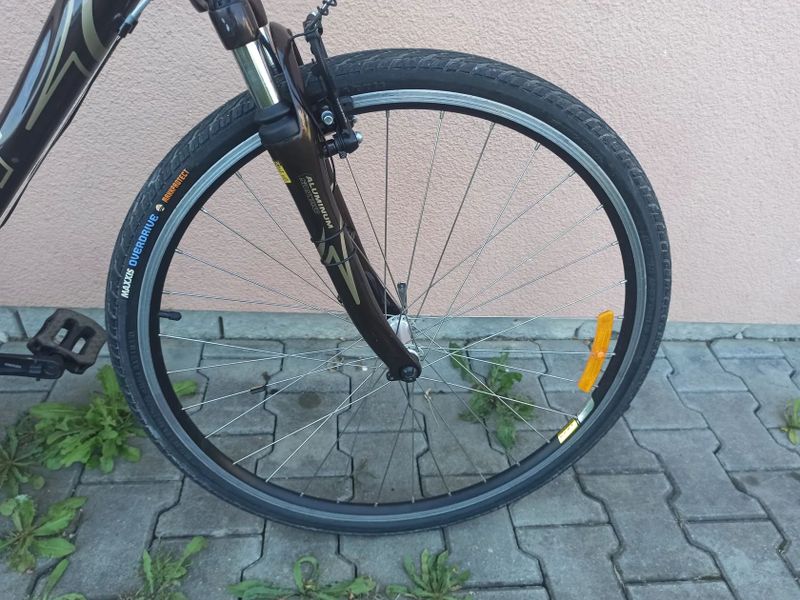 Krosové / trekingové kolo GIANT Farrago 28" Deore