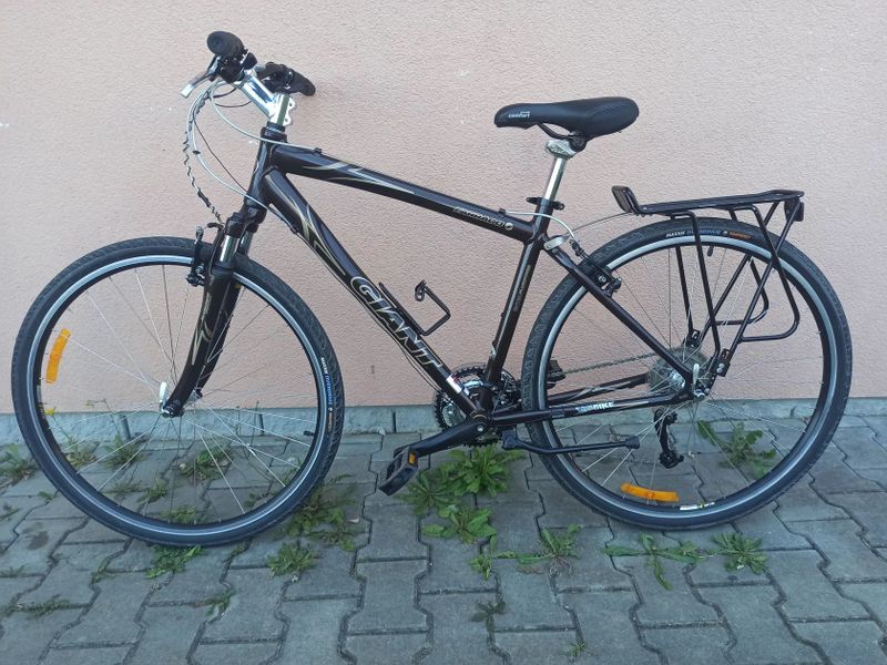 Krosové / trekingové kolo GIANT Farrago 28" Deore