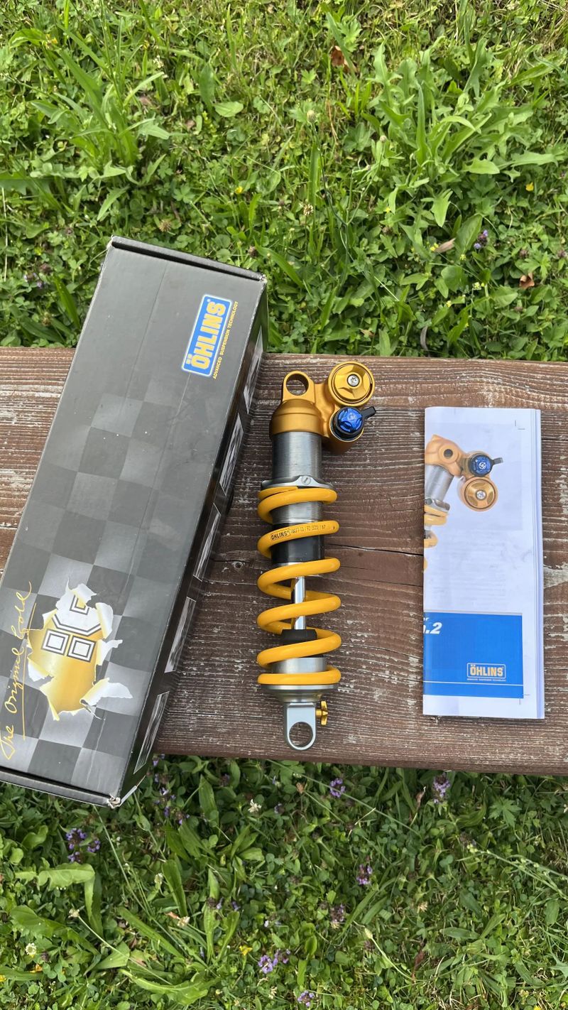 Öhlins TTX 22 m.2 230x65) 