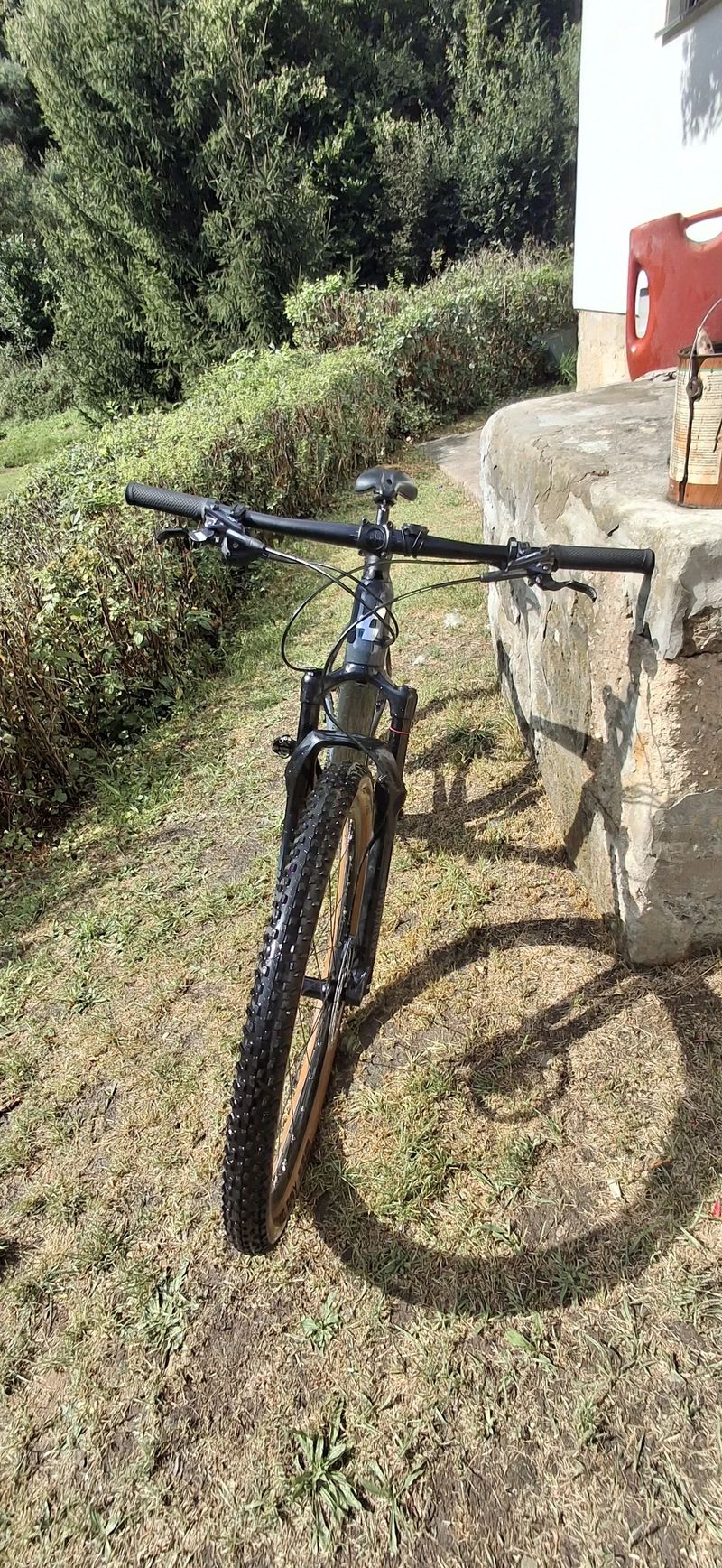 Karbonové horské kolo Cube Reaction (Shimano XT, RockShox)