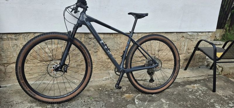 Karbonové horské kolo Cube Reaction (Shimano XT, RockShox)