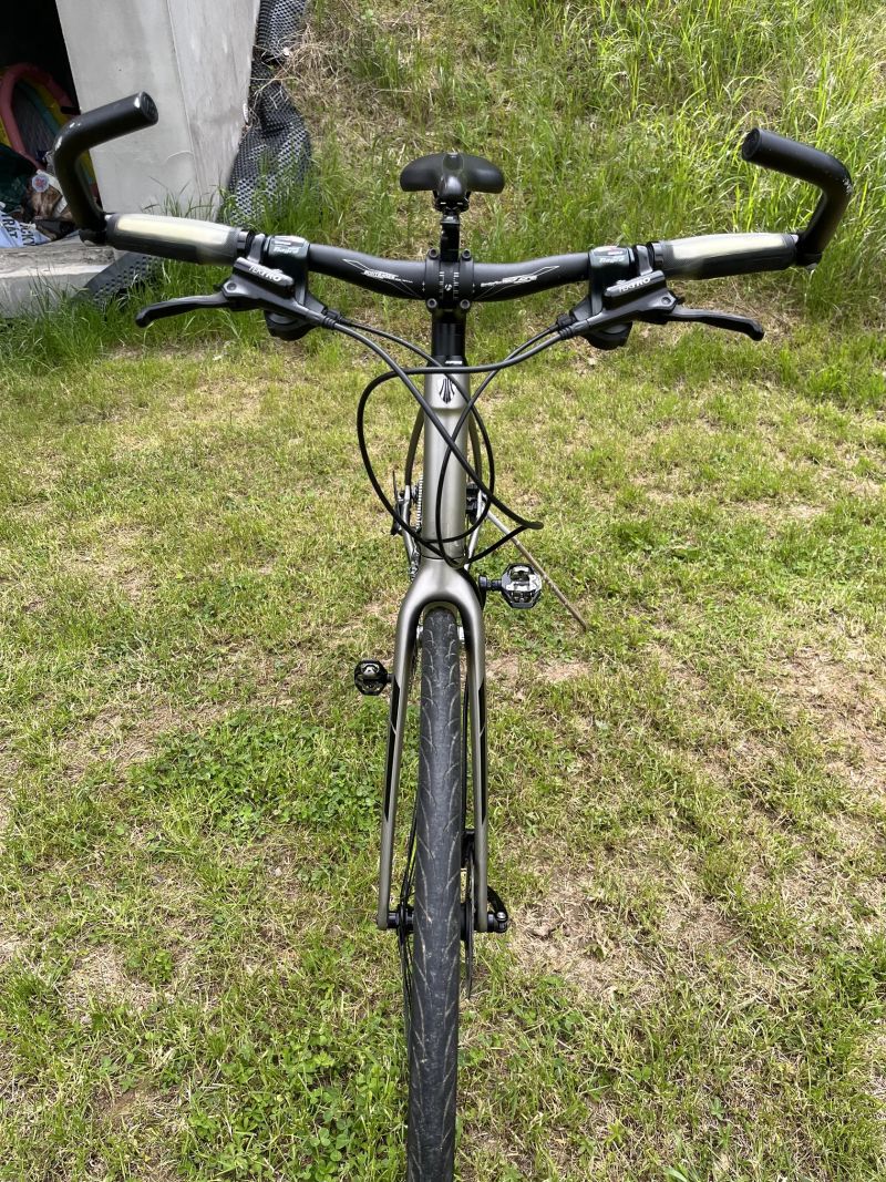 Trek FX Sport 4 (2018) – lehké fitness/touring kolo, hydraulické brzdy, Tiagra 2x10