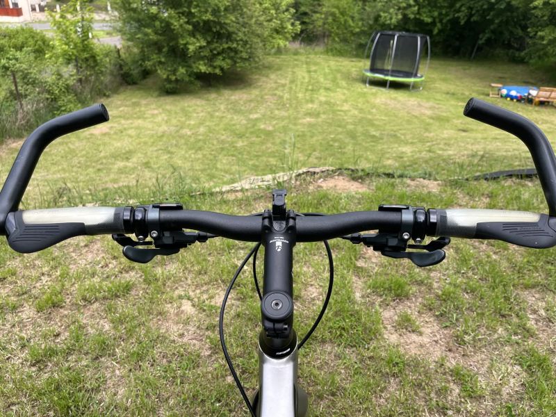 Trek FX Sport 4 (2018) – lehké fitness/touring kolo, hydraulické brzdy, Tiagra 2x10