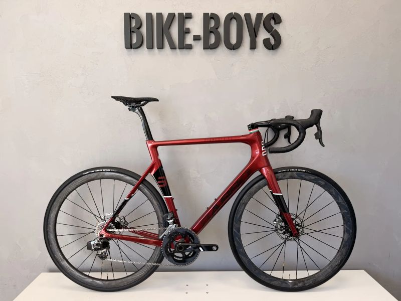 Basso Diamante SV, Sram Red, Mavic Cosmic SL