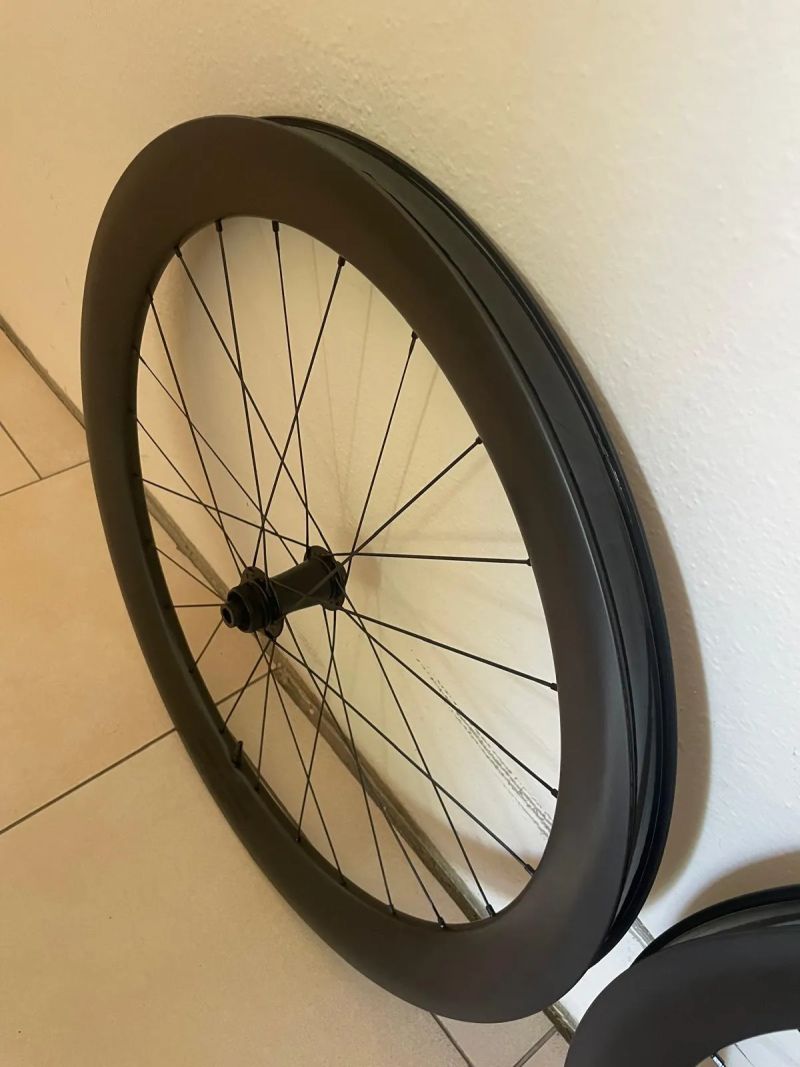 Nabízím nově zapletené kola EiE/Sapim/Zipp