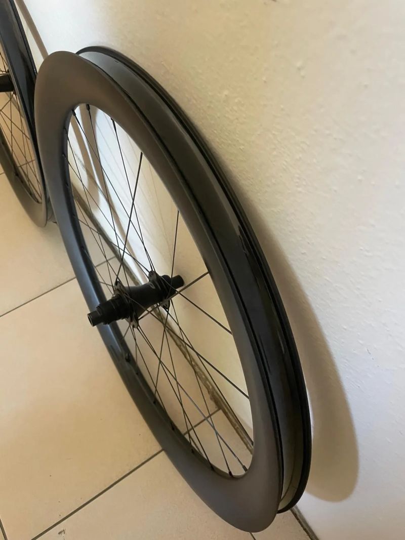 Nabízím nově zapletené kola EiE/Sapim/Zipp
