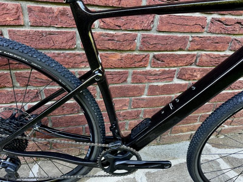 Cannondale Topstone Carbon 2 Lefty Oliver carbon velikost L kola 28" top stav i vzhled WARRANTY CARD