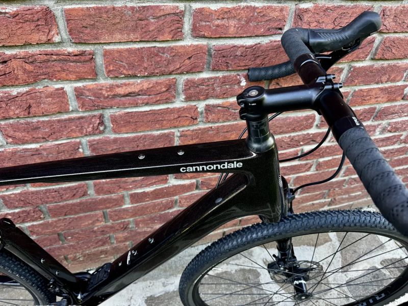 Cannondale Topstone Carbon 2 Lefty Oliver carbon velikost L kola 28" top stav i vzhled WARRANTY CARD