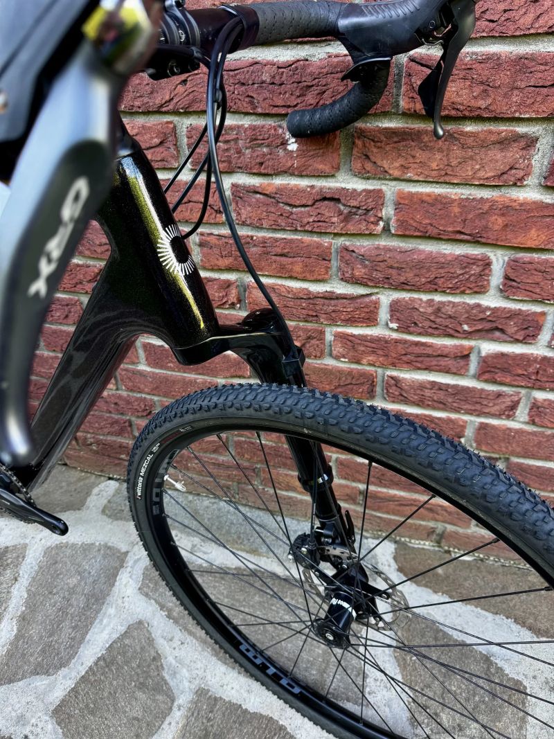 Cannondale Topstone Carbon 2 Lefty Oliver carbon velikost L kola 28" top stav i vzhled WARRANTY CARD