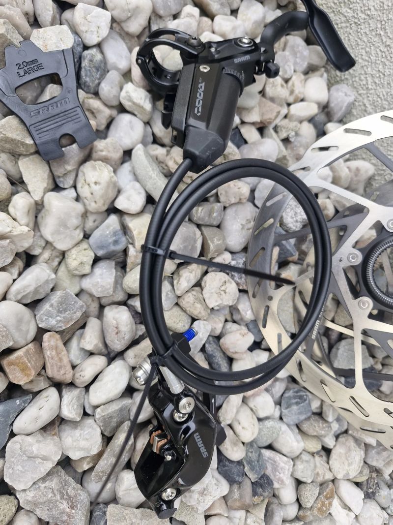 SRAM Code Silver Stealth 4-Piston Disc P + Z (nové, sundáno z kola)