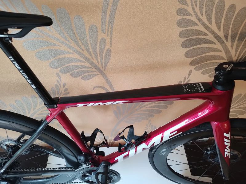 ⭐⭐⭐ZÁVODNÍ SILNIČNÍ KOLO TIME Alpe d'huez M 160-185cm.PC=269.000,- CZK