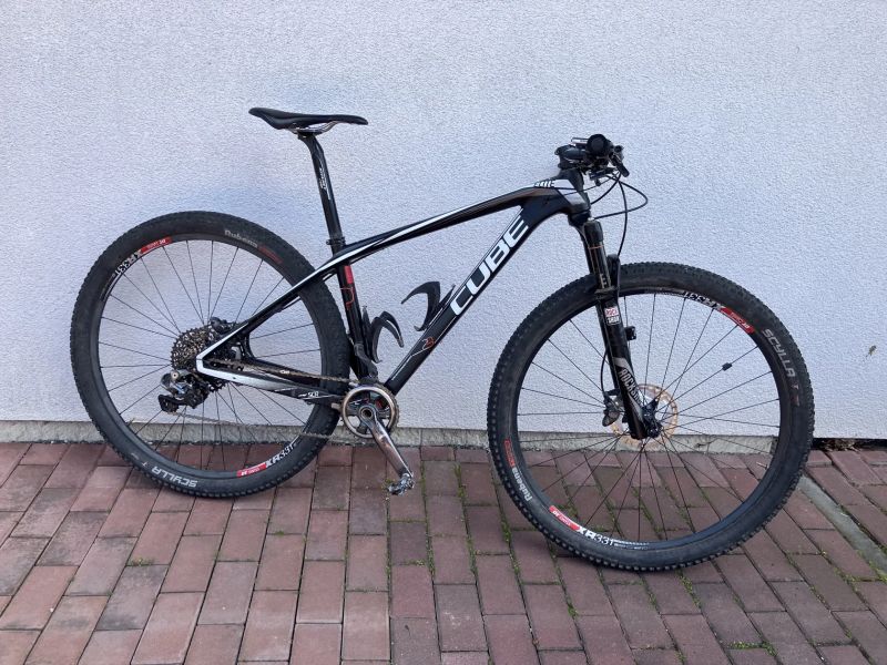 9,5KG!!! Cube 29" karbonový rám, komplet XTR DI2, Rock Shox SID XX, DT Swiss 350 XR331