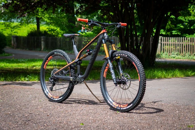 Canyon Spectral CFR 9.0 LTD 