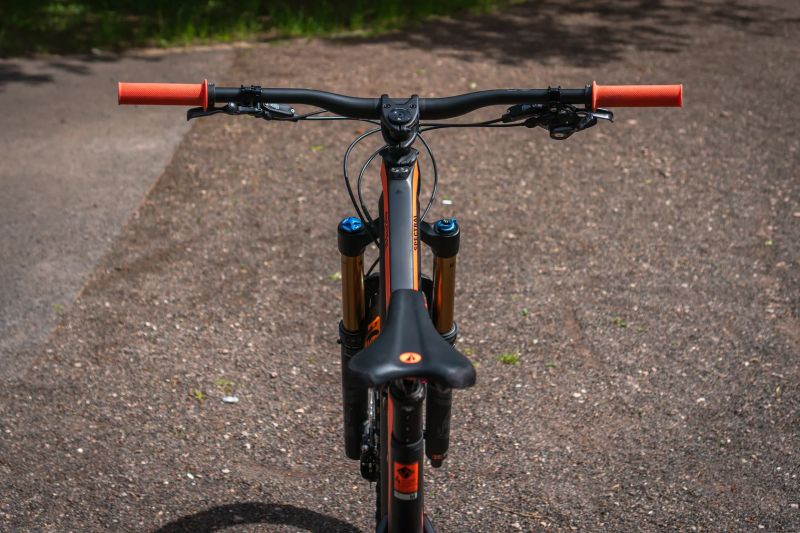 Canyon Spectral CFR 9.0 LTD 