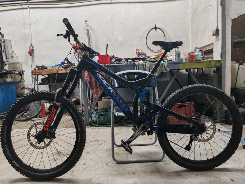Rock Machine Whizz