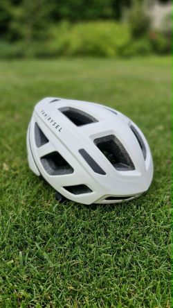 Cyklistická helma Van Rysel RoadR 500 (bílá) – NEPOŽITÁ