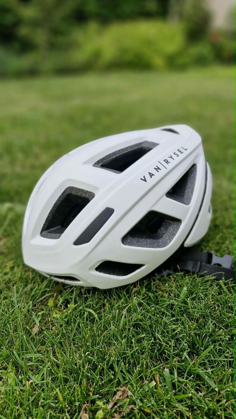 Cyklistická helma Van Rysel RoadR 500 (bílá) – NEPOŽITÁ
