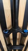 Nová Fox 38 Factory Grip2 29" 160mm 