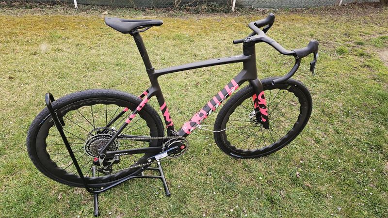 SCOTT Addict Gravel RC Carbon HMX 2025 Beluga Grey - rámová sada pro lehký závodní gravel - NOVÁ